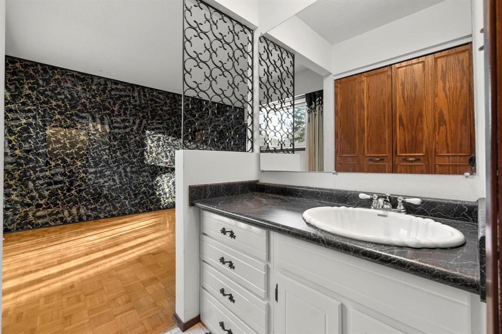 42 Blue Spruce Crescent, Winnipeg, Manitoba  R2M 4C2 - Photo 15 - 202528851