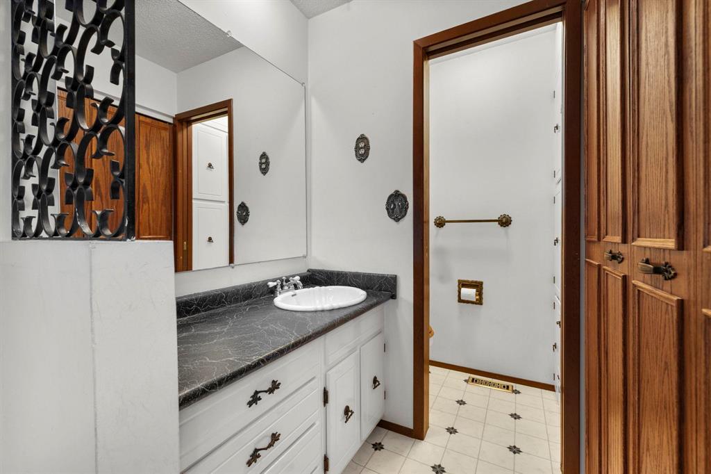 42 Blue Spruce Crescent, Winnipeg, Manitoba  R2M 4C2 - Photo 16 - 202528851