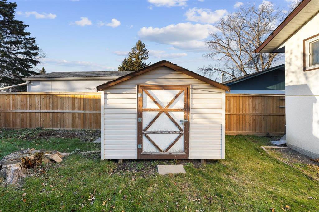 42 Blue Spruce Crescent, Winnipeg, Manitoba  R2M 4C2 - Photo 27 - 202528851