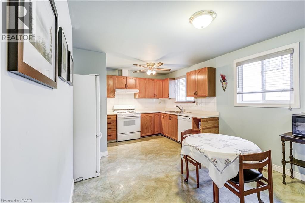 1324 Consort Crescent, Burlington, Ontario  L7M 1J7 - Photo 13 - 40789562