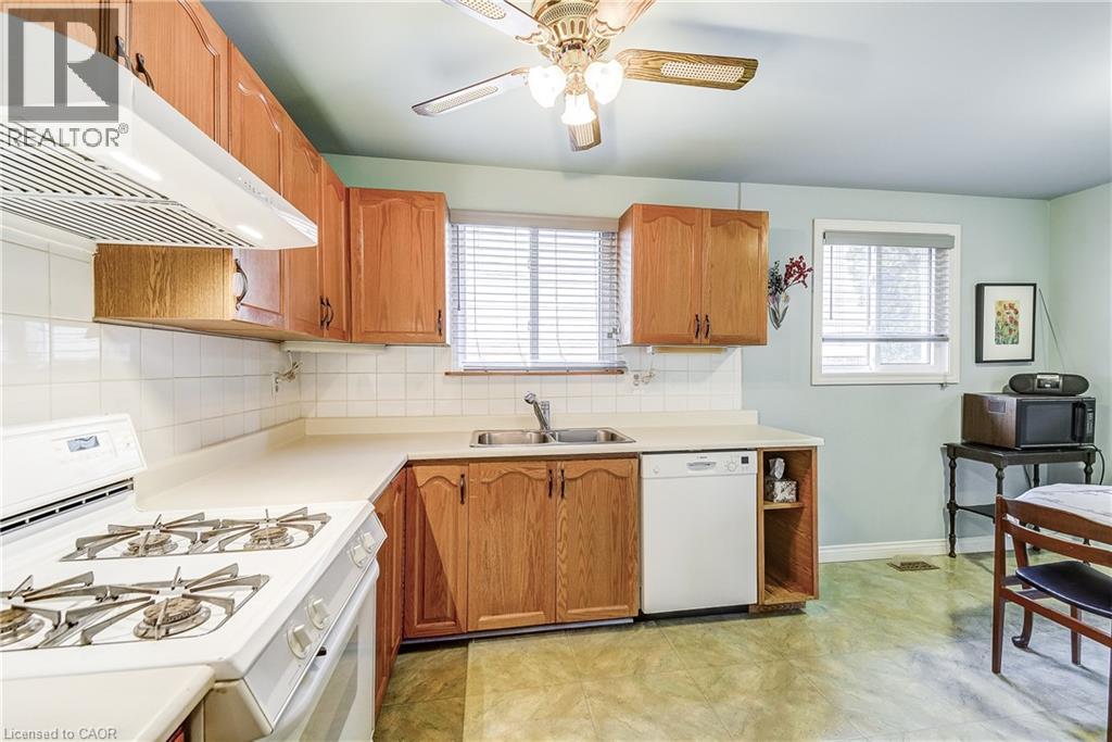 1324 Consort Crescent, Burlington, Ontario  L7M 1J7 - Photo 18 - 40789562