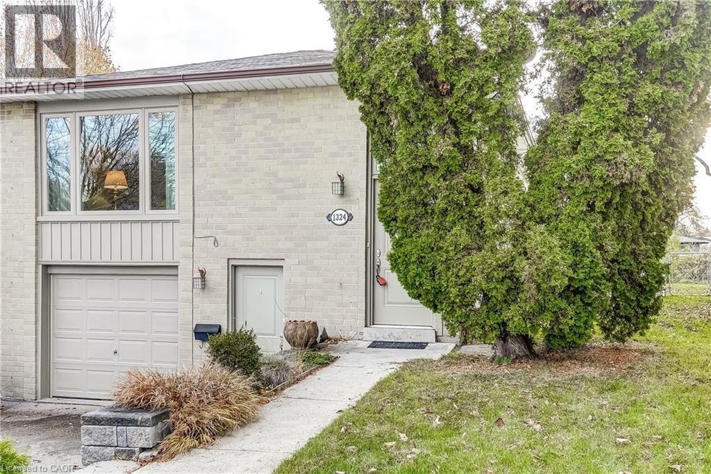 1324 Consort Crescent, Burlington, Ontario  L7M 1J7 - Photo 2 - 40789562