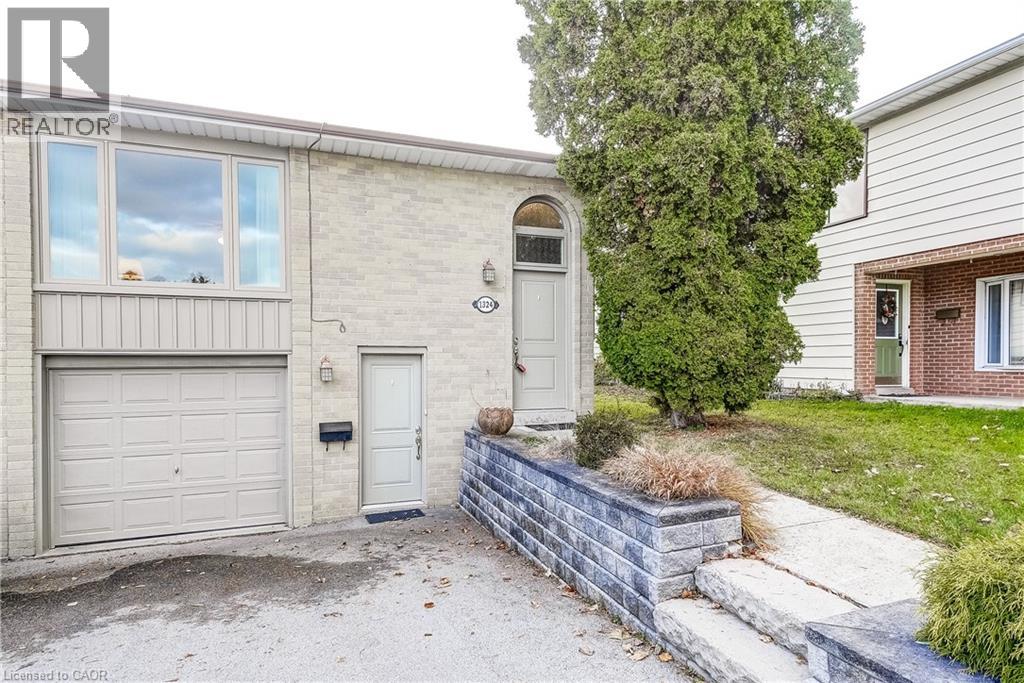 1324 Consort Crescent, Burlington, Ontario  L7M 1J7 - Photo 3 - 40789562