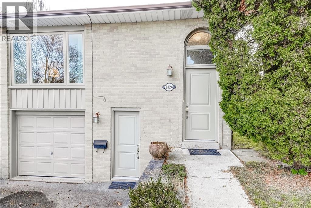 1324 Consort Crescent, Burlington, Ontario  L7M 1J7 - Photo 4 - 40789562