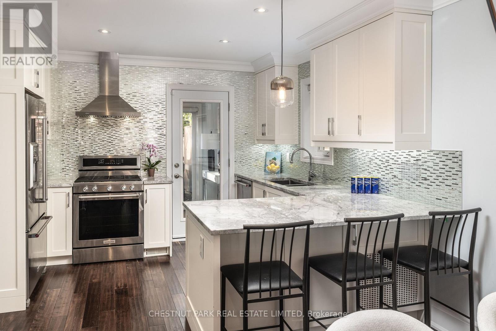 28 Le May Road, Toronto, Ontario  M4S 2X3 - Photo 4 - C12571612