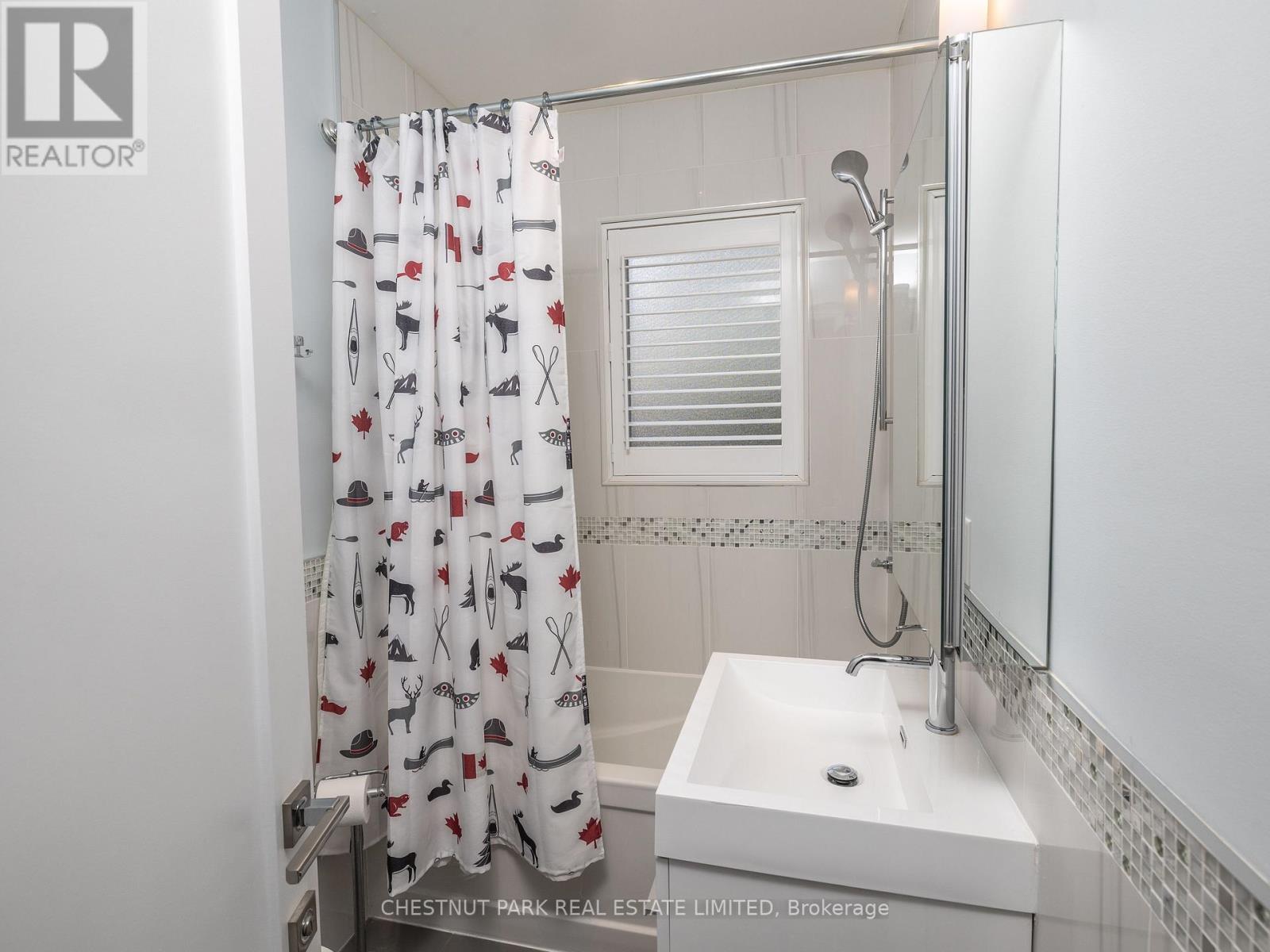 28 Le May Road, Toronto, Ontario  M4S 2X3 - Photo 8 - C12571612