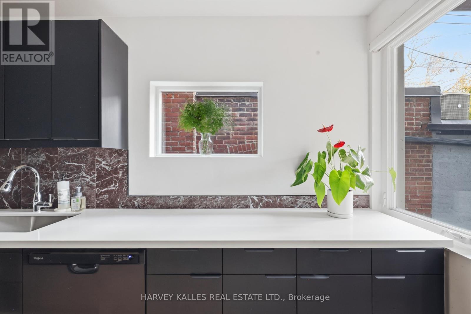 799 Euclid Avenue, Toronto, Ontario  M6G 2V3 - Photo 11 - C12571642