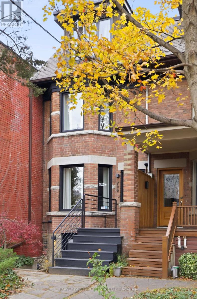 799 Euclid Avenue, Toronto, Ontario  M6G 2V3 - Photo 2 - C12571642