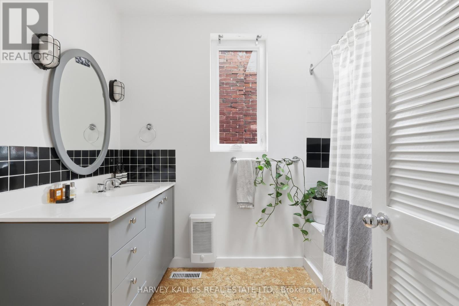 799 Euclid Avenue, Toronto, Ontario  M6G 2V3 - Photo 21 - C12571642