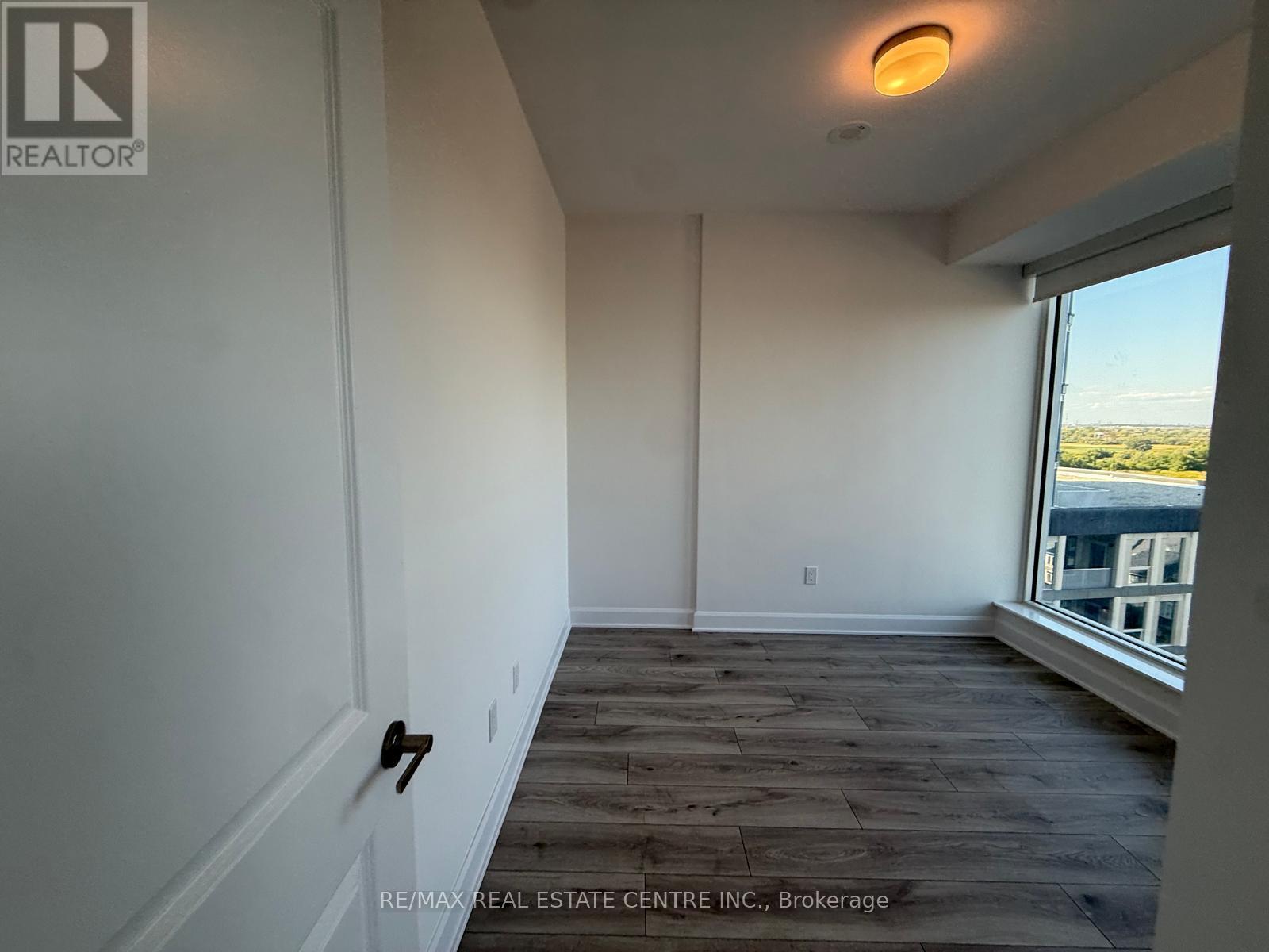 1003 - 3240 William Coltson Avenue, Oakville, Ontario L6H 8C8 - Photo 14 - W12402384