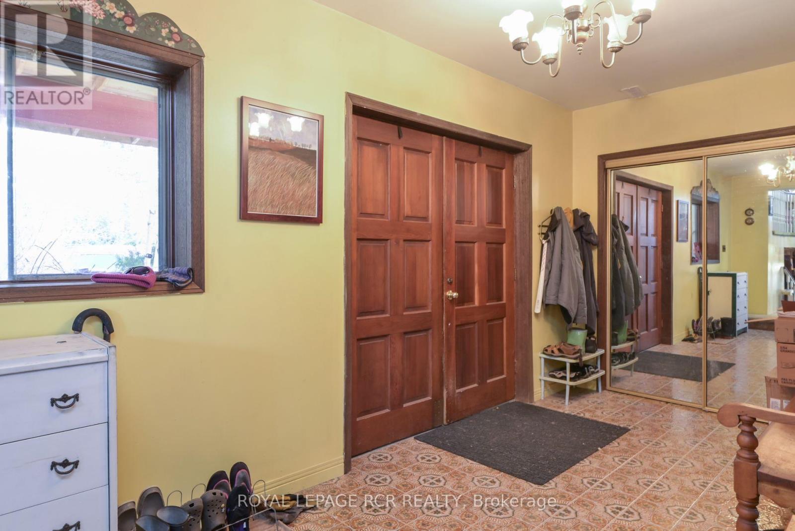 19455 Shaws Creek Road, Caledon, Ontario  L7K 1L5 - Photo 8 - W12383326