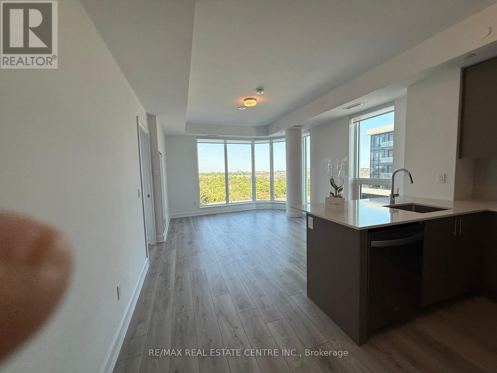 1003 - 3240 William Coltson Avenue, Oakville, Ontario L6H 8C8 - Photo 23 - W12402384