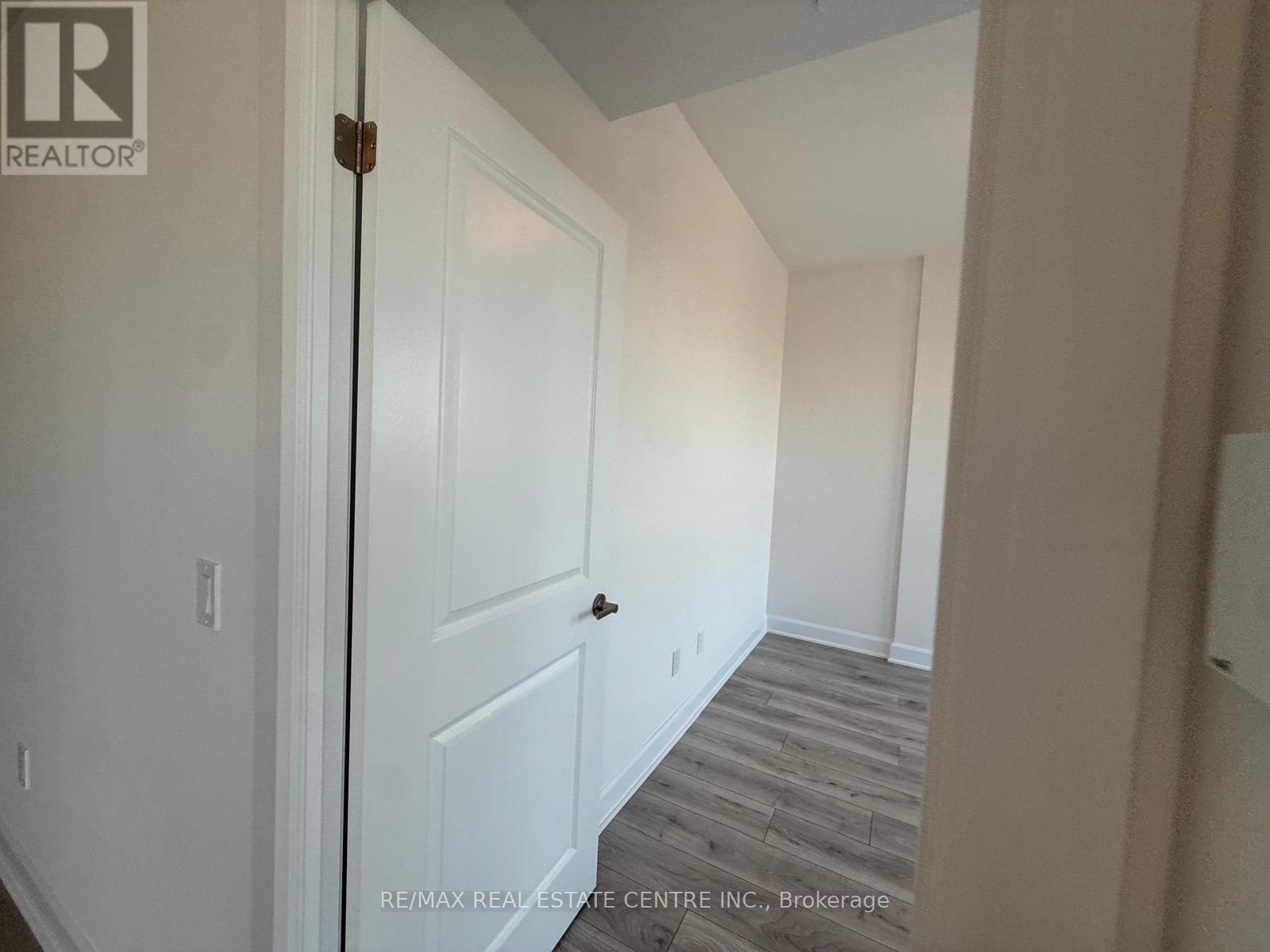 1003 - 3240 William Coltson Avenue, Oakville, Ontario L6H 8C8 - Photo 15 - W12402384