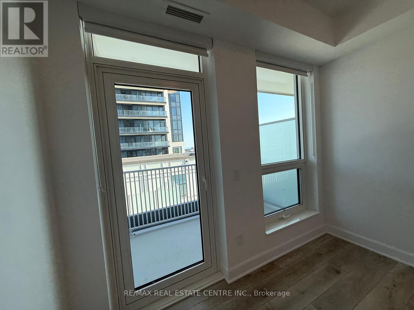 1003 - 3240 William Coltson Avenue, Oakville, Ontario L6H 8C8 - Photo 24 - W12402384