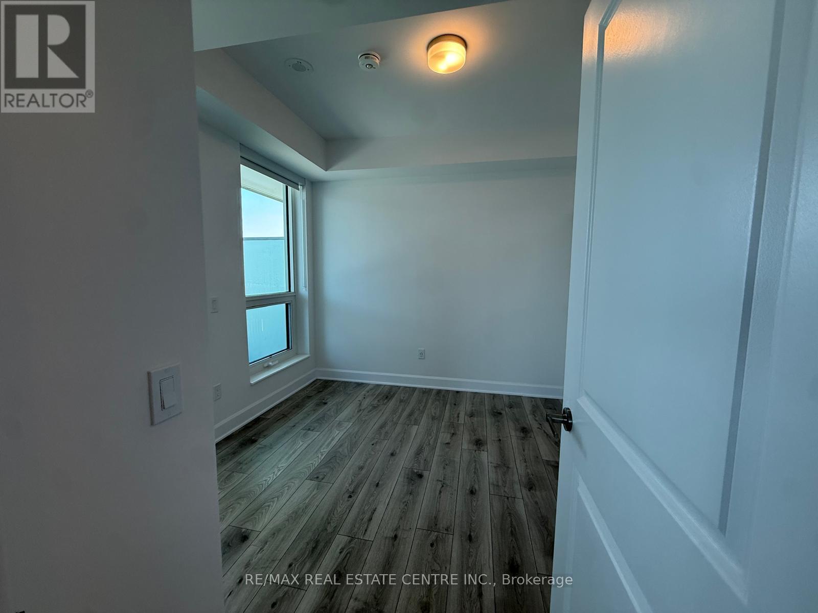 1003 - 3240 William Coltson Avenue, Oakville, Ontario L6H 8C8 - Photo 26 - W12402384