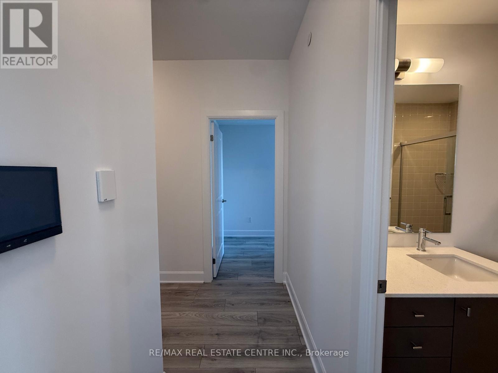 1003 - 3240 William Coltson Avenue, Oakville, Ontario L6H 8C8 - Photo 27 - W12402384