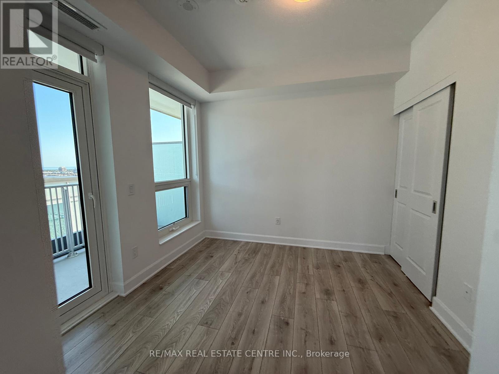 1003 - 3240 William Coltson Avenue, Oakville, Ontario L6H 8C8 - Photo 25 - W12402384