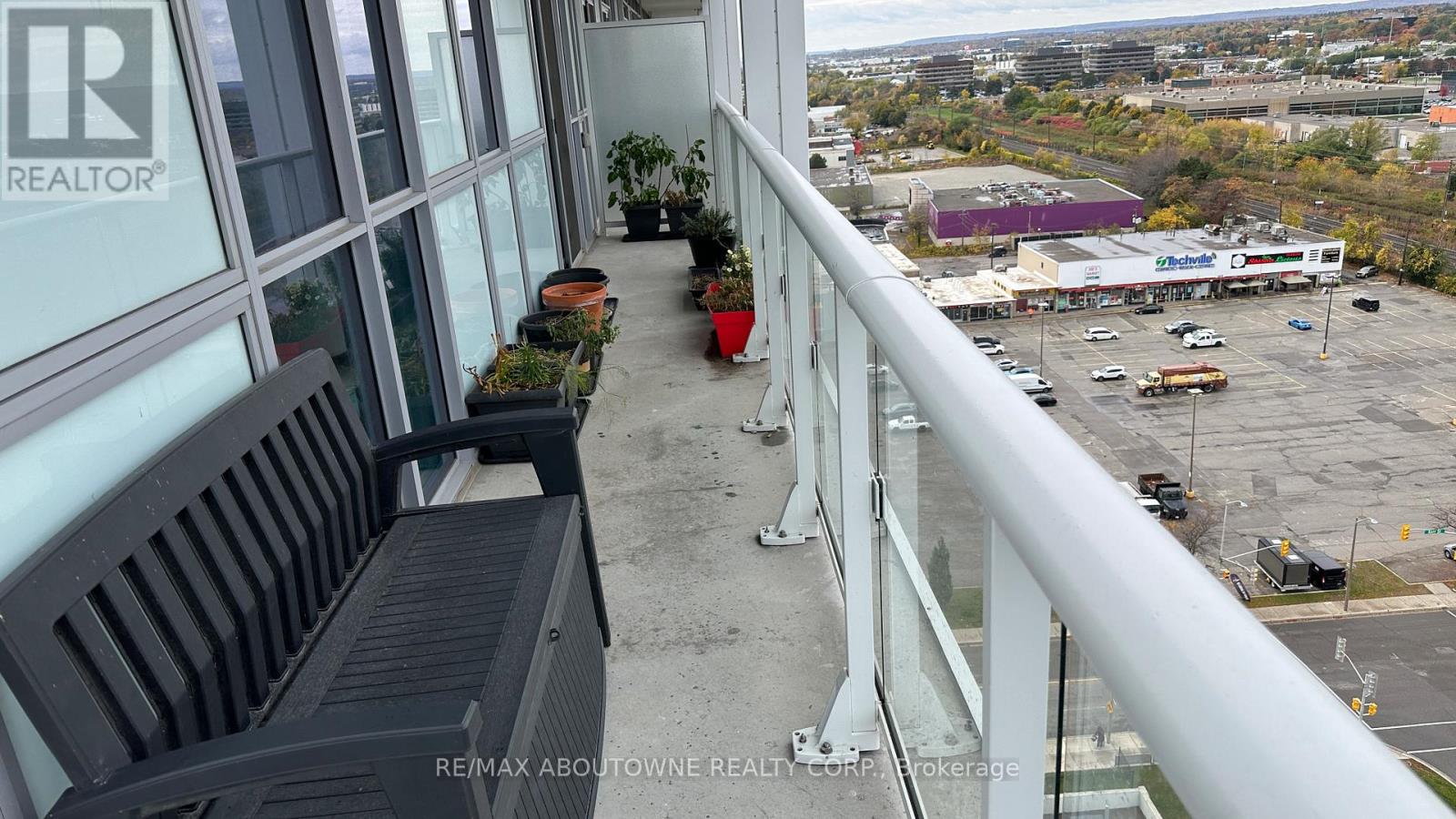 1503 - 65 Speers Road, Oakville (Oo Old Oakville), Ontario  L6K 0J1 - Photo 26 - W12495206