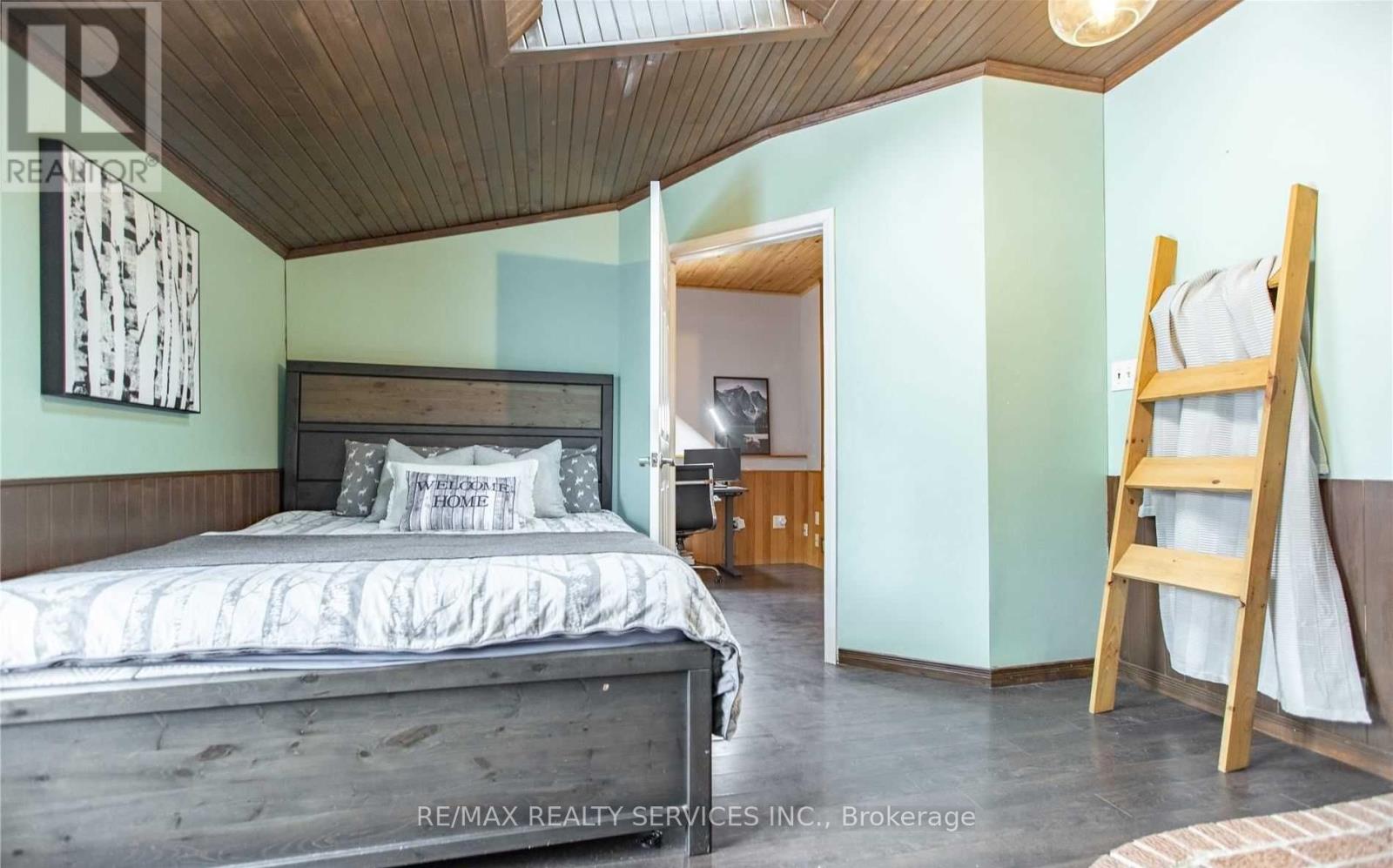 205 Glen Road, Kitchener, Ontario  N2M 3G3 - Photo 4 - X12537760