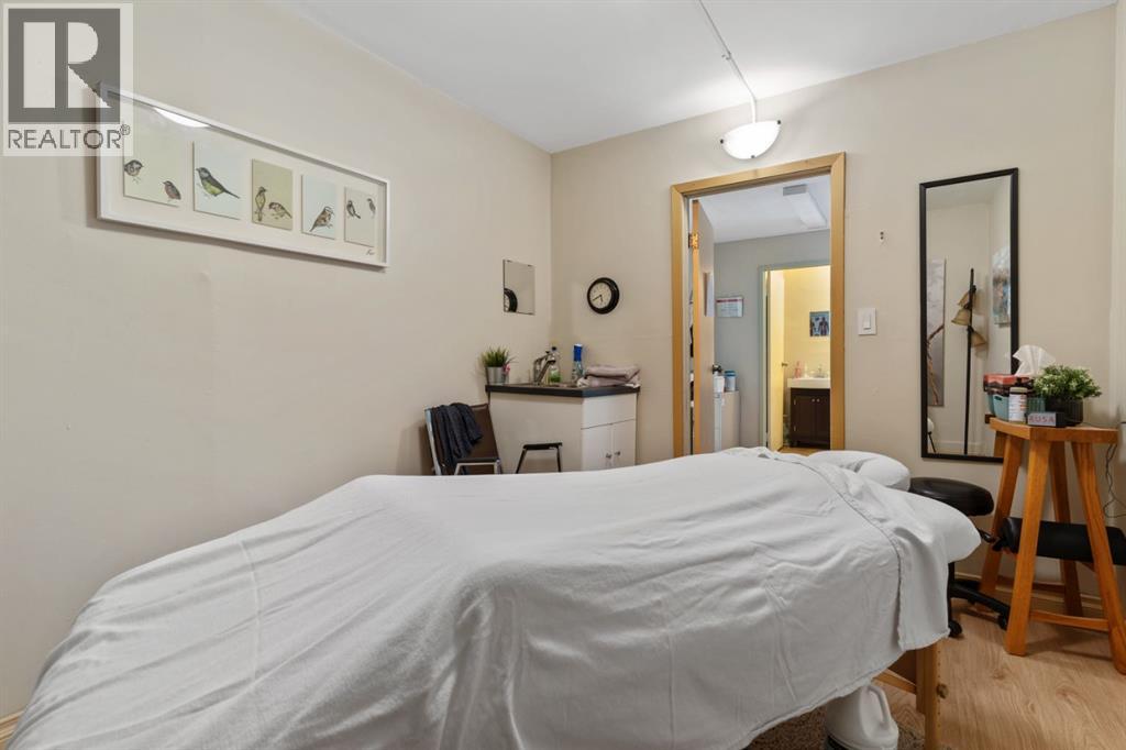 4933 49 Street, Camrose, Alberta  T4V 1N3 - Photo 14 - A2030401