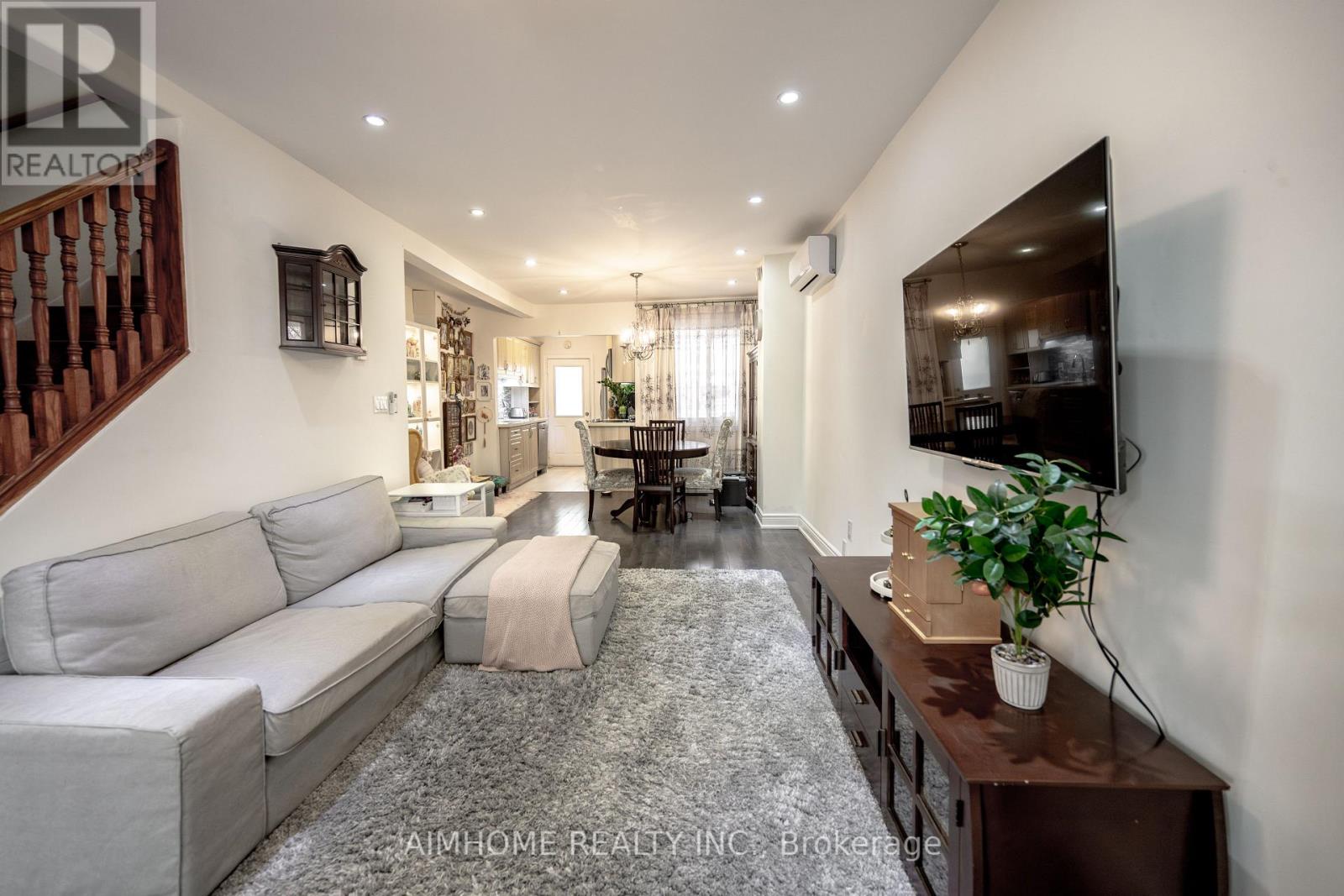 266 Coleridge Avenue, Toronto, Ontario  M4C 4J1 - Photo 2 - E12571728