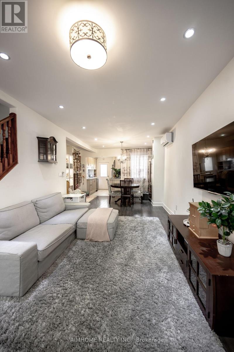 266 Coleridge Avenue, Toronto, Ontario  M4C 4J1 - Photo 3 - E12571728