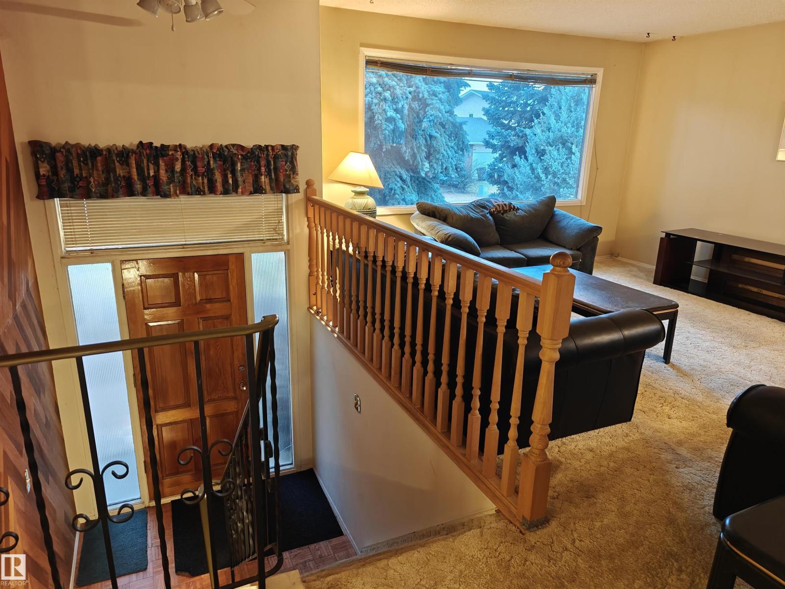 6808 11 Av Nw, Edmonton, Alberta  T6K 3J5 - Photo 5 - E4463619