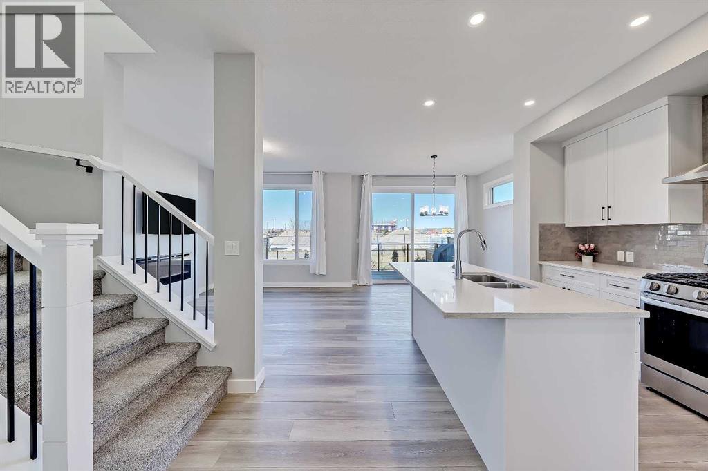 78 Larkspur Bend, Okotoks, Alberta  T1S 4E6 - Photo 2 - A2267425