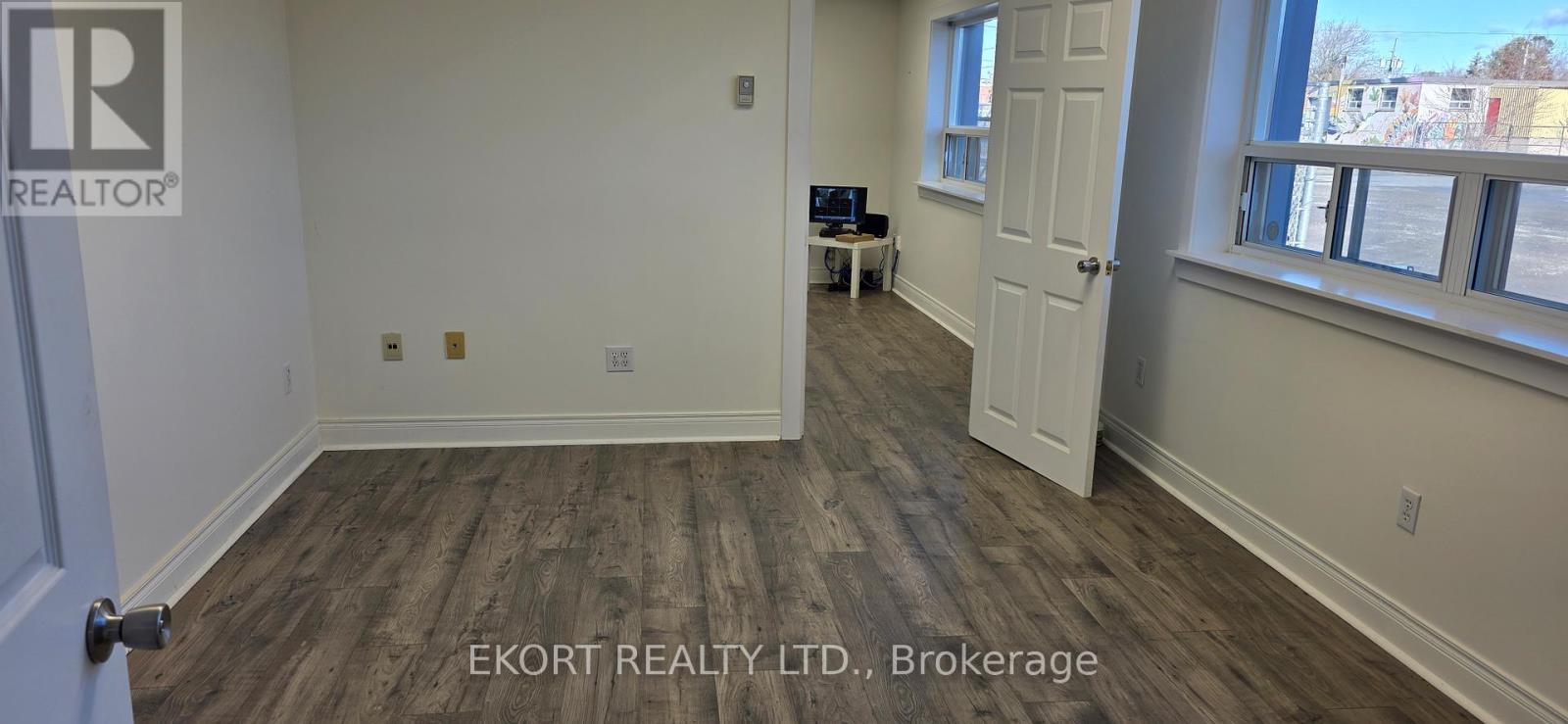 10 Fahey Street, Belleville, Ontario  K8P 3M5 - Photo 3 - X12571848