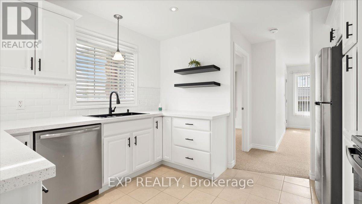 37 Boyce Court, Belleville, Ontario  K8P 5N9 - Photo 5 - X12571922