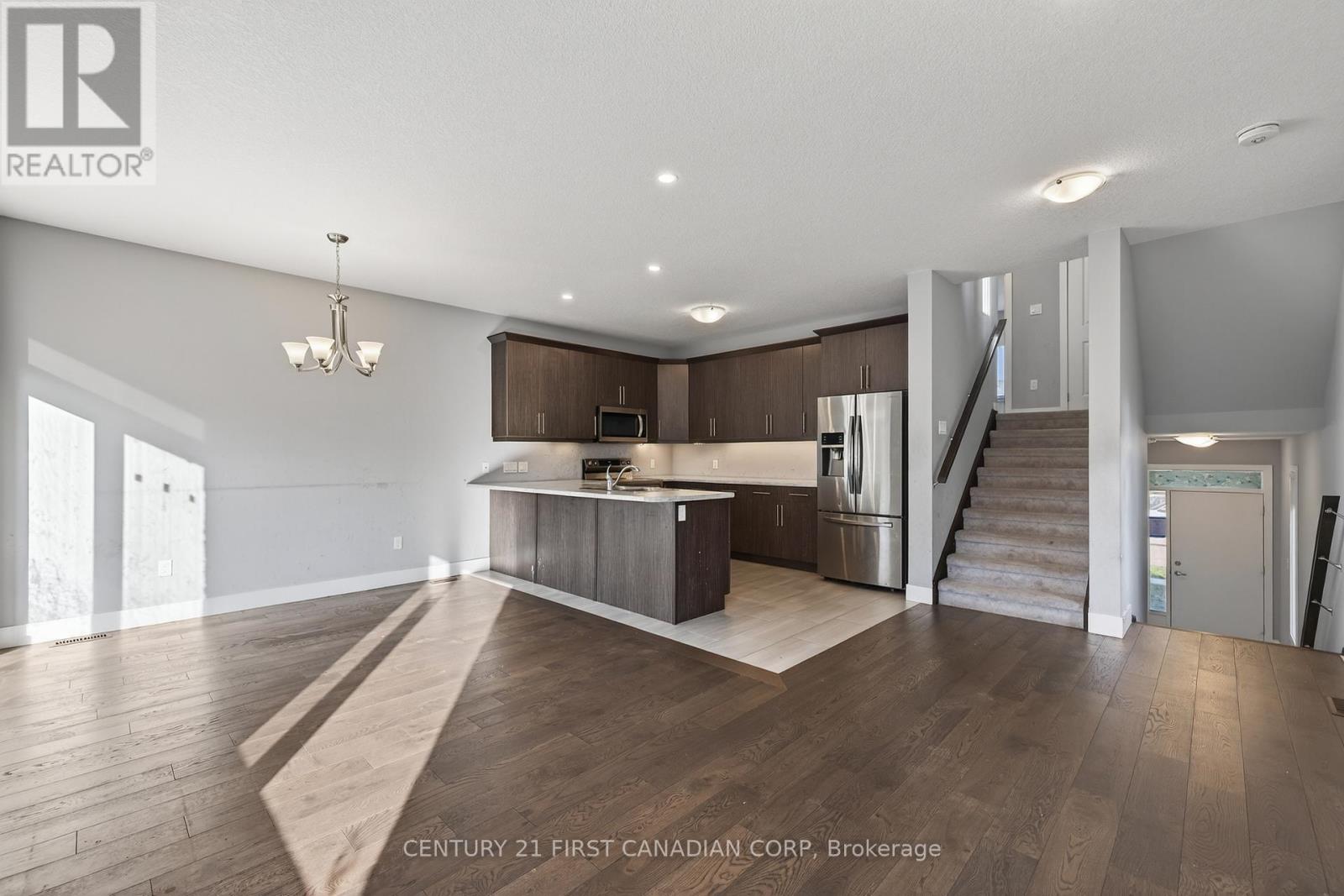 2004 Evans Boulevard, London South, Ontario  N6M 0J7 - Photo 4 - X12571952