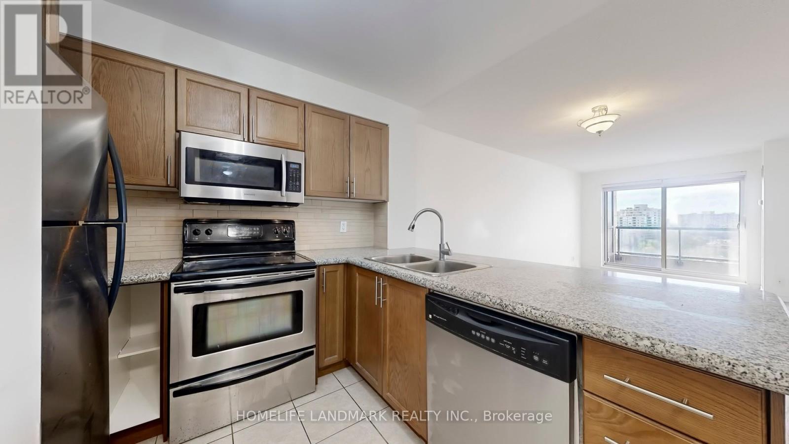 912 - 18 Harding Boulevard E, Richmond Hill, Ontario  L4C 0T3 - Photo 24 - N12571700