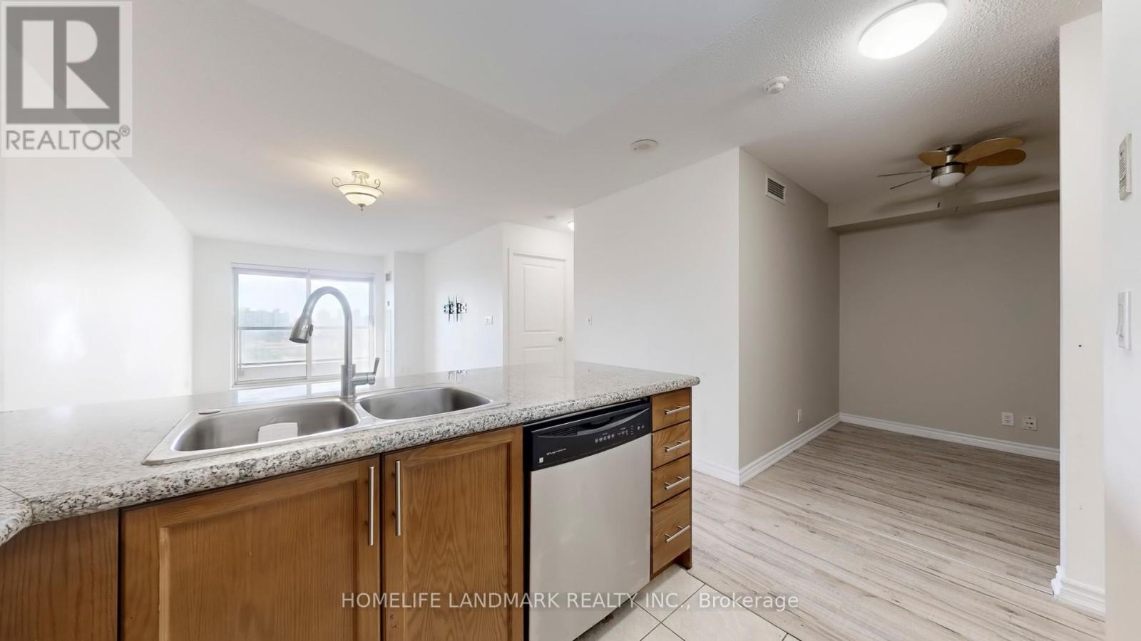 912 - 18 Harding Boulevard E, Richmond Hill, Ontario  L4C 0T3 - Photo 25 - N12571700