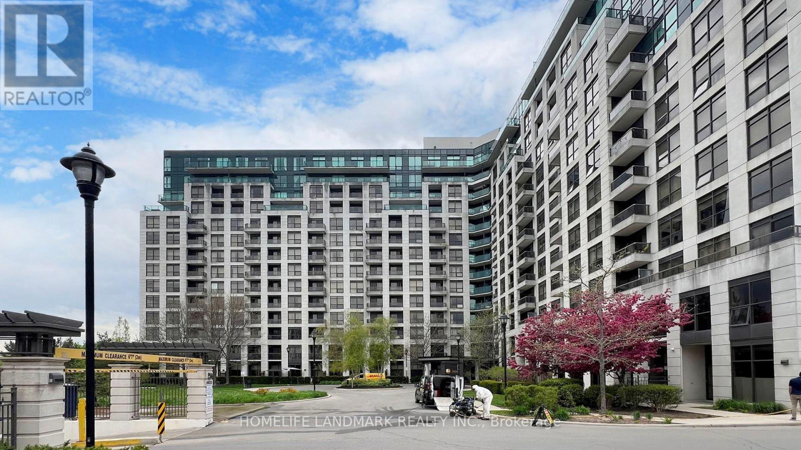 912 - 18 Harding Boulevard E, Richmond Hill, Ontario  L4C 0T3 - Photo 3 - N12571700