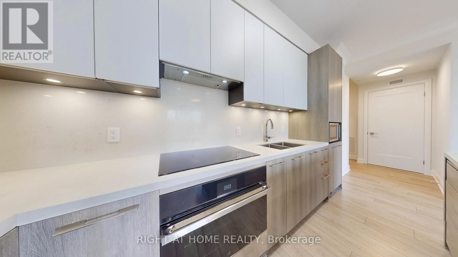 807 - 38 Water Walk Drive, Markham, Ontario  L3R 6M8 - Photo 13 - N12571704