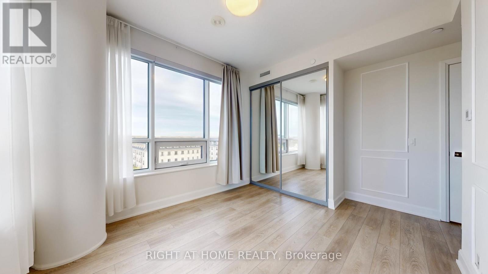 807 - 38 Water Walk Drive, Markham, Ontario  L3R 6M8 - Photo 17 - N12571704