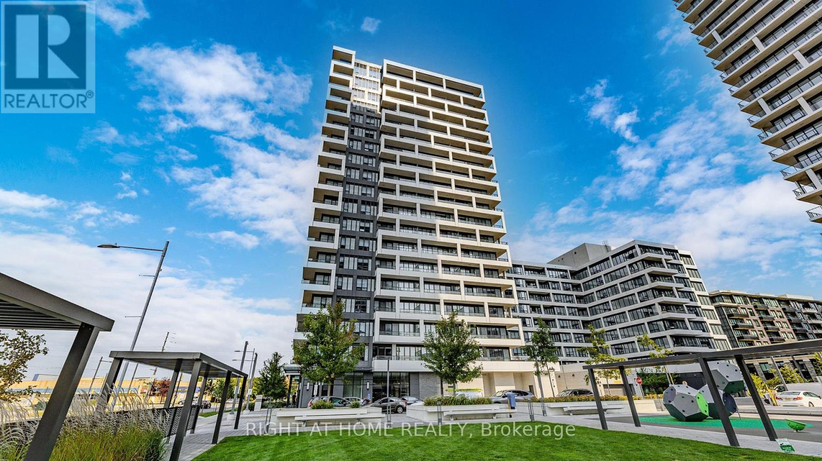 807 - 38 Water Walk Drive, Markham, Ontario  L3R 6M8 - Photo 2 - N12571704