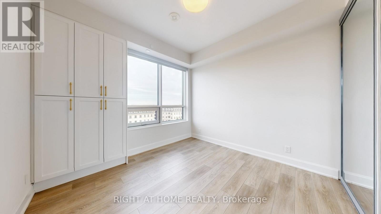 807 - 38 Water Walk Drive, Markham, Ontario  L3R 6M8 - Photo 20 - N12571704