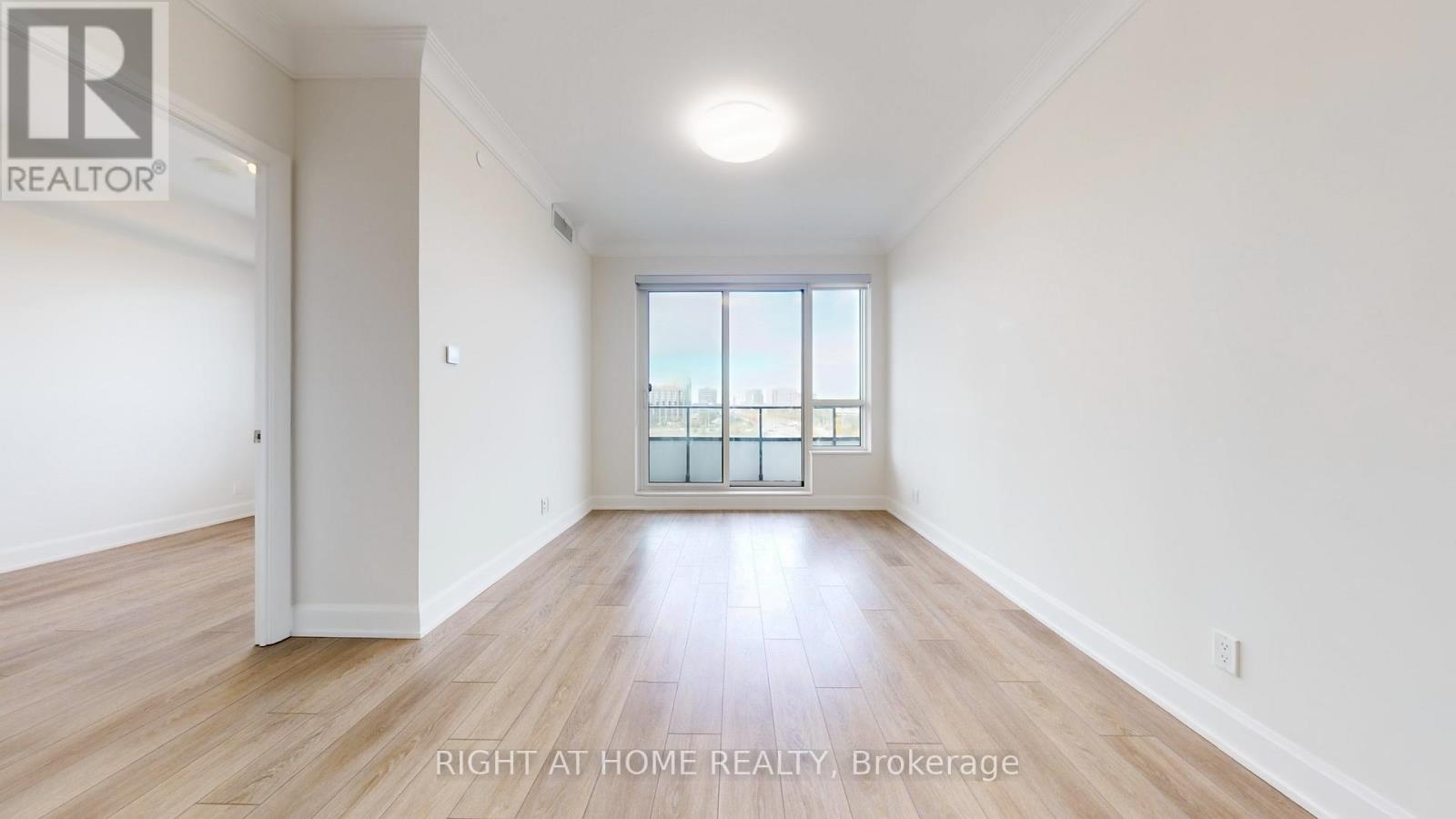 807 - 38 Water Walk Drive, Markham, Ontario  L3R 6M8 - Photo 4 - N12571704