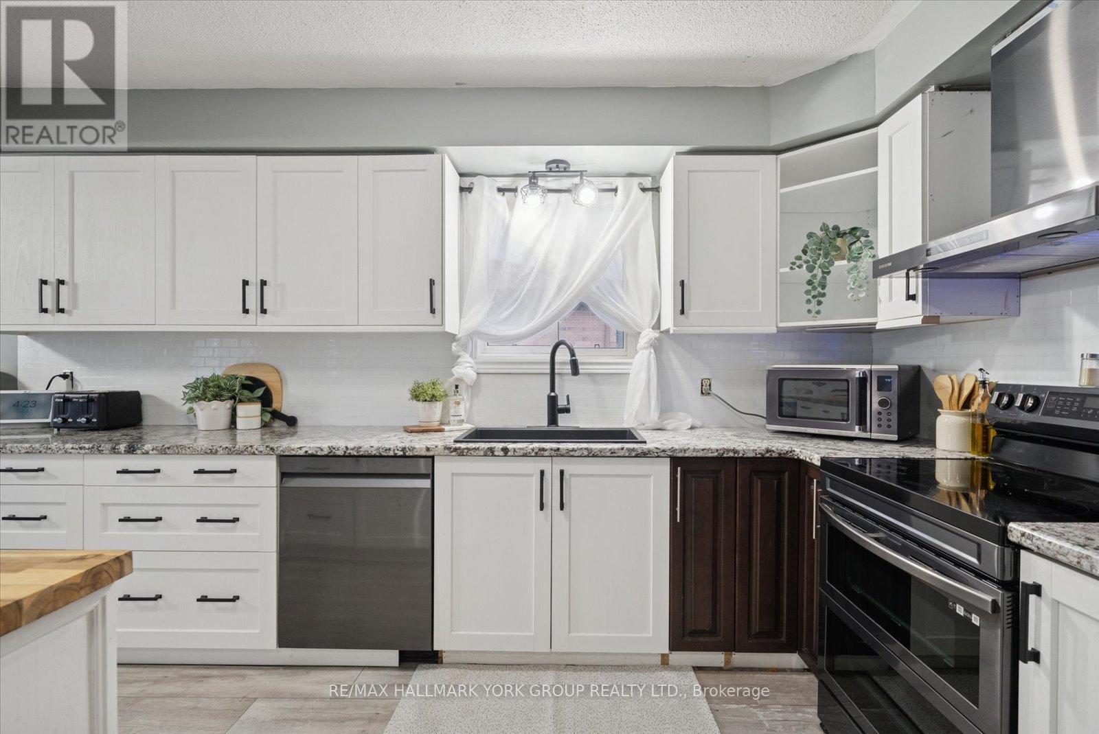 5 Burke Street, Georgina, Ontario  L0E 1R0 - Photo 13 - N12571726