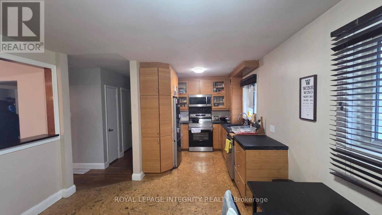 1 - 176 Oakridge Boulevard, Ottawa, Ontario  K2G 2V2 - Photo 4 - X12571792