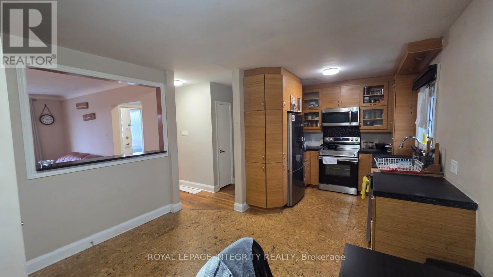 1 - 176 Oakridge Boulevard, Ottawa, Ontario  K2G 2V2 - Photo 5 - X12571792