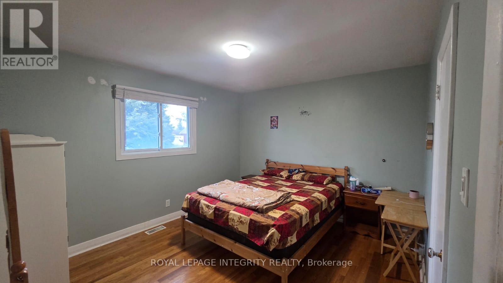 1 - 176 Oakridge Boulevard, Ottawa, Ontario  K2G 2V2 - Photo 6 - X12571792