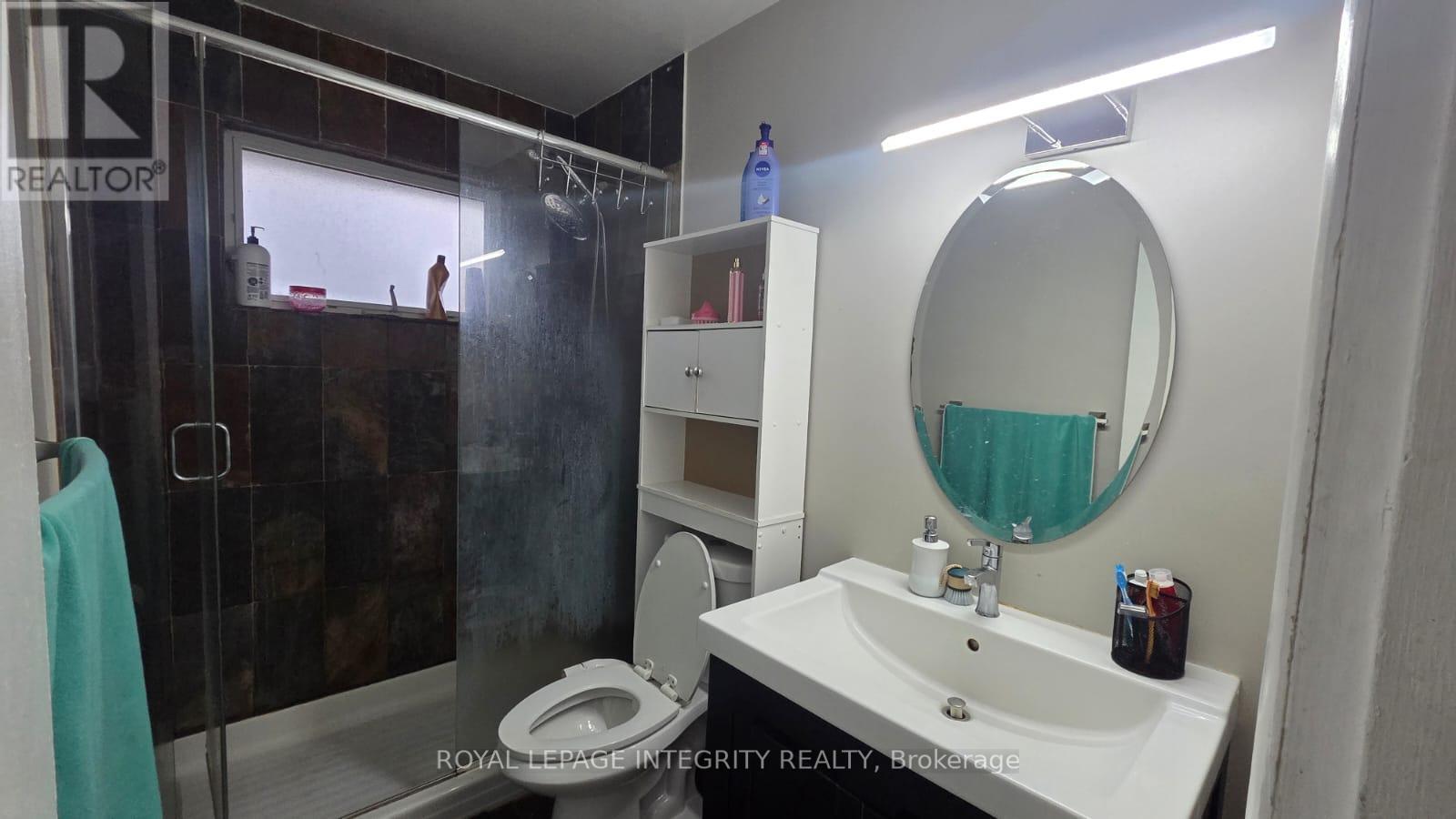 1 - 176 Oakridge Boulevard, Ottawa, Ontario  K2G 2V2 - Photo 9 - X12571792