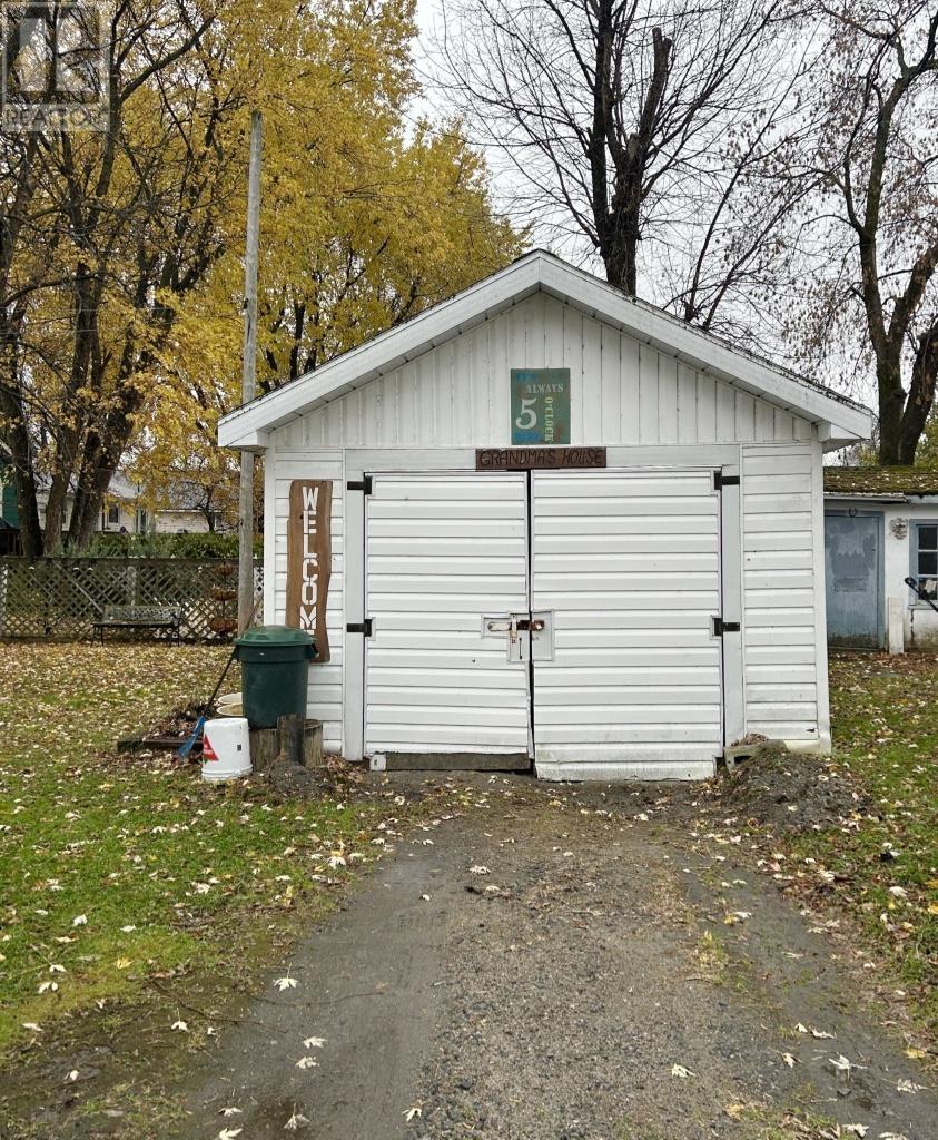 563 Church Street, Fort Frances, Ontario  P9A 1E5 - Photo 3 - TB253356