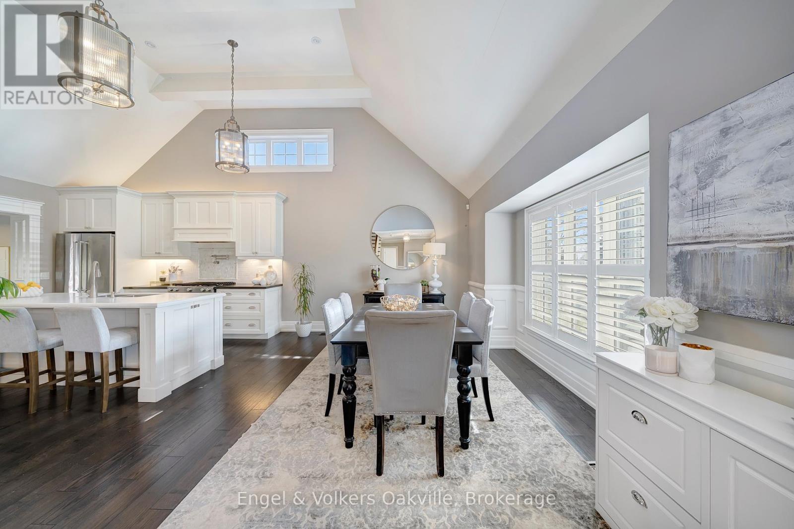 1378 Langdale Crescent, Oakville, Ontario  L6H 2K8 - Photo 11 - W12571766