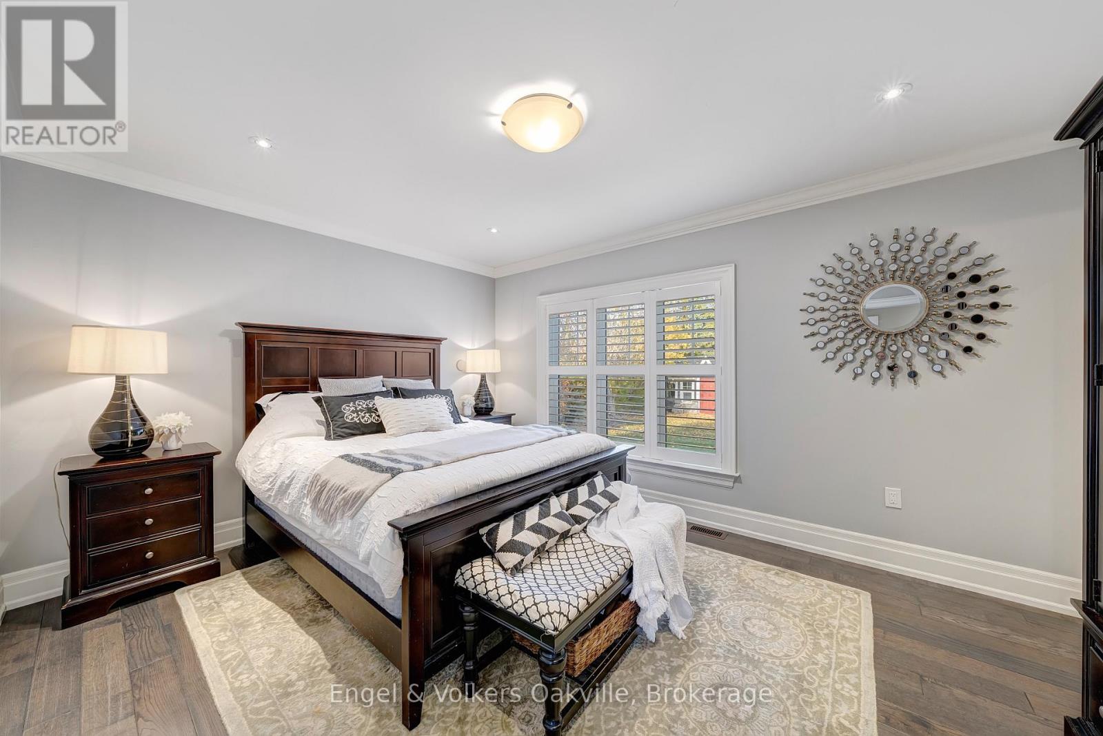 1378 Langdale Crescent, Oakville, Ontario  L6H 2K8 - Photo 17 - W12571766