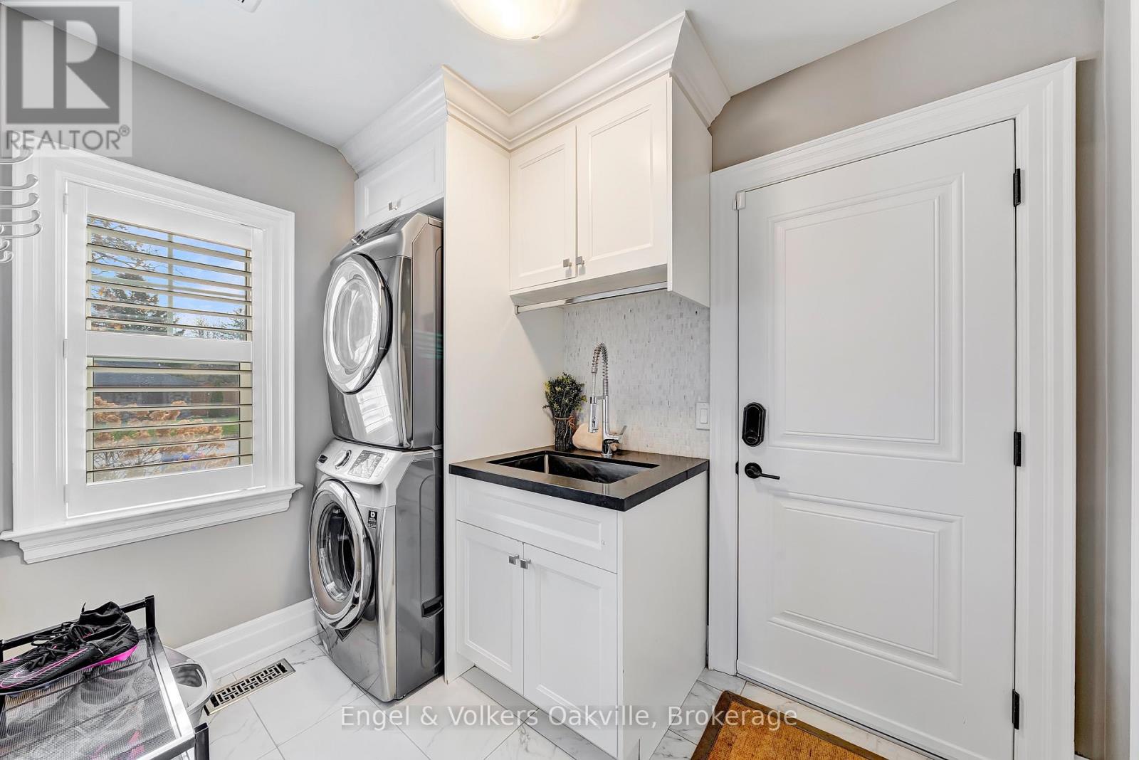 1378 Langdale Crescent, Oakville, Ontario  L6H 2K8 - Photo 20 - W12571766