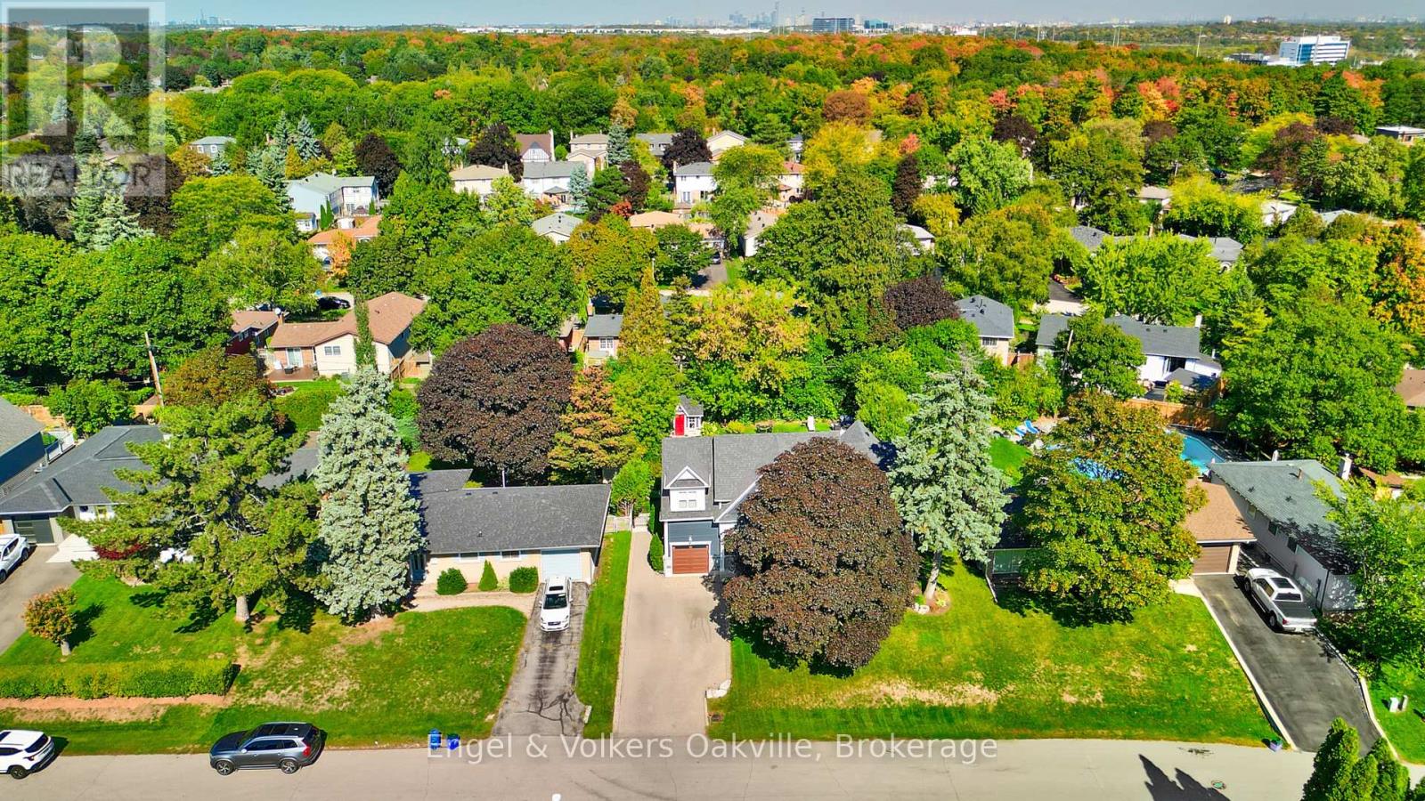 1378 Langdale Crescent, Oakville, Ontario  L6H 2K8 - Photo 39 - W12571766