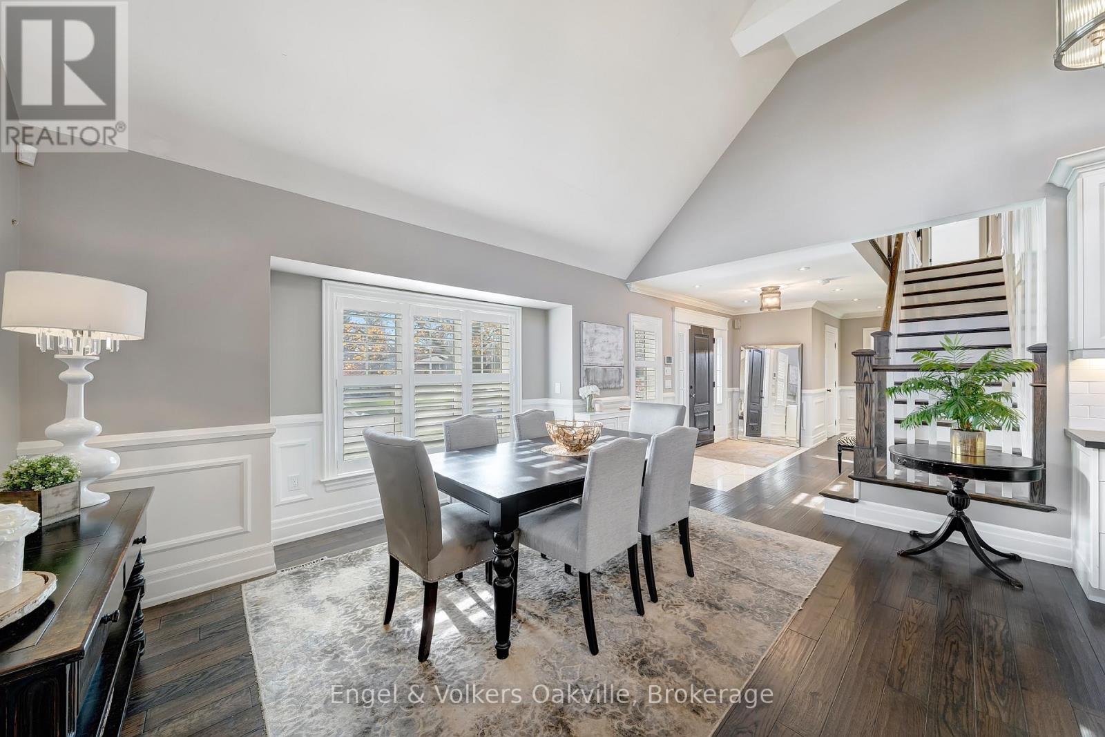 1378 Langdale Crescent, Oakville, Ontario  L6H 2K8 - Photo 7 - W12571766